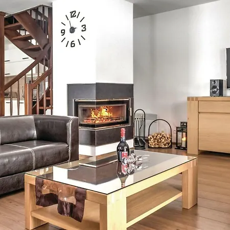 Two-bedroom Holiday In Stara Lesna
